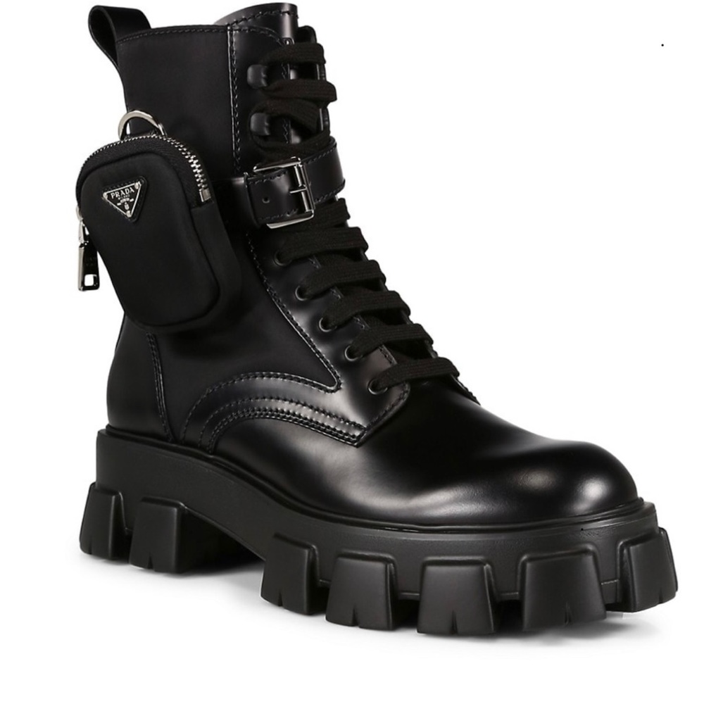 Booties prada
Leather zip pocket booties